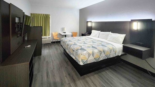 1 King Bed | Mobil Access Tub Nsmk Micfridg