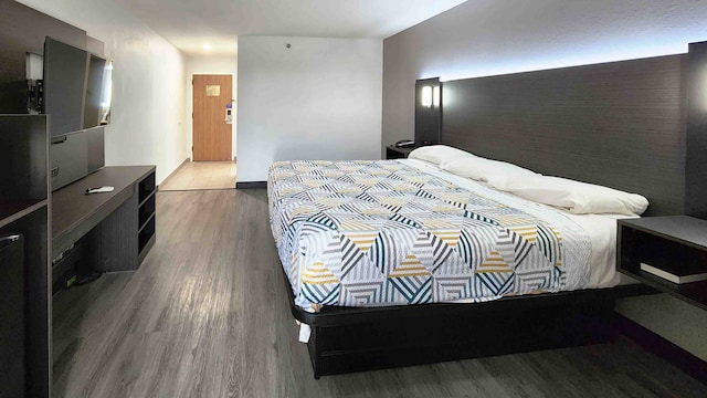 1 King Bed | Smoking, Micfridge