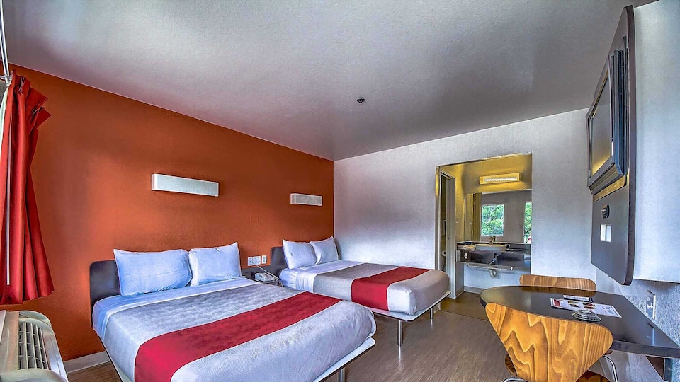 Motel 6 San Antonio, TX - Six Flags Fiesta TX/La Cantera Area, C78232, San-Antonio