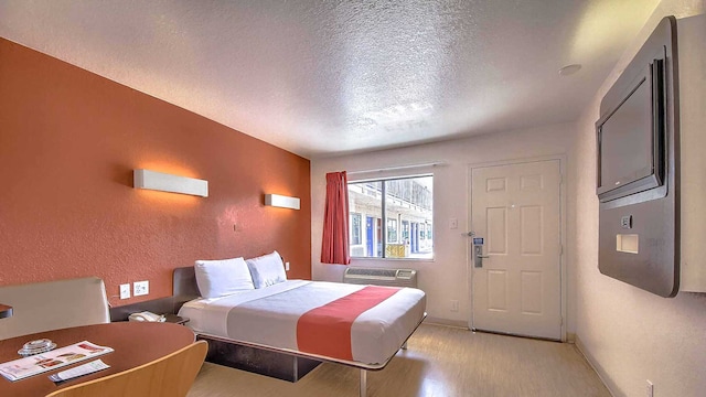 1 FULL BED | MOBILITY ACCESS RI SHWR, NSMK