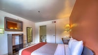 Motel 6 San Antonio, TX - Six Flags Fiesta TX/La Cantera Area