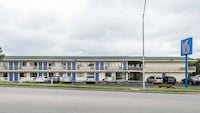 Motel 6 Kansas City, MO - Airport