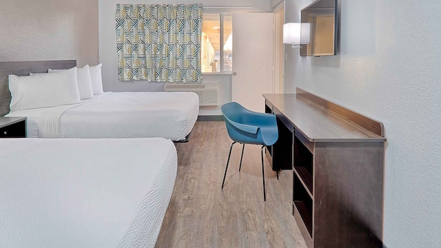 2 Queen Beds | Smoking