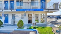 Motel 6 Lancaster, CA