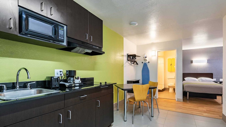 Studio 6 Monroe, LA - Hwy 165, C71201, Monroe LA