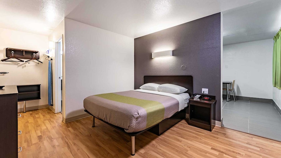 Studio 6 Monroe, LA - Hwy 165, C71201, Monroe LA