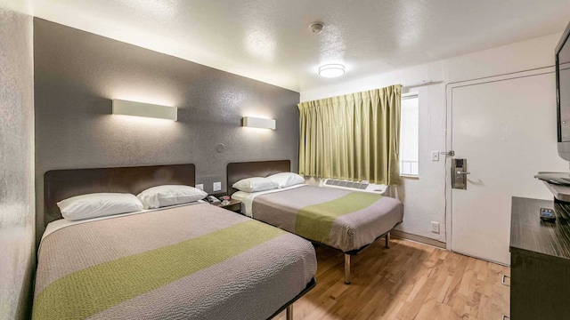 2 FULL BEDS | NON-SMOKING, KITCHEN