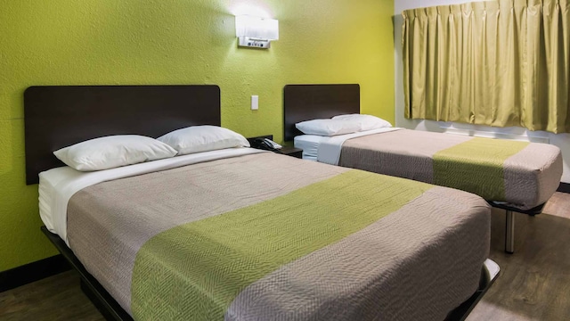 2 Full Beds | Smoking, Mini Fridge