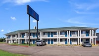Motel 6 Irving, TX - Loop 12