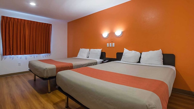 2 Queen Beds | Smoking