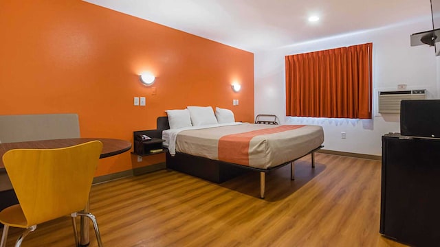 1 King Bed | Mobility Accessible Tub, Nsmk