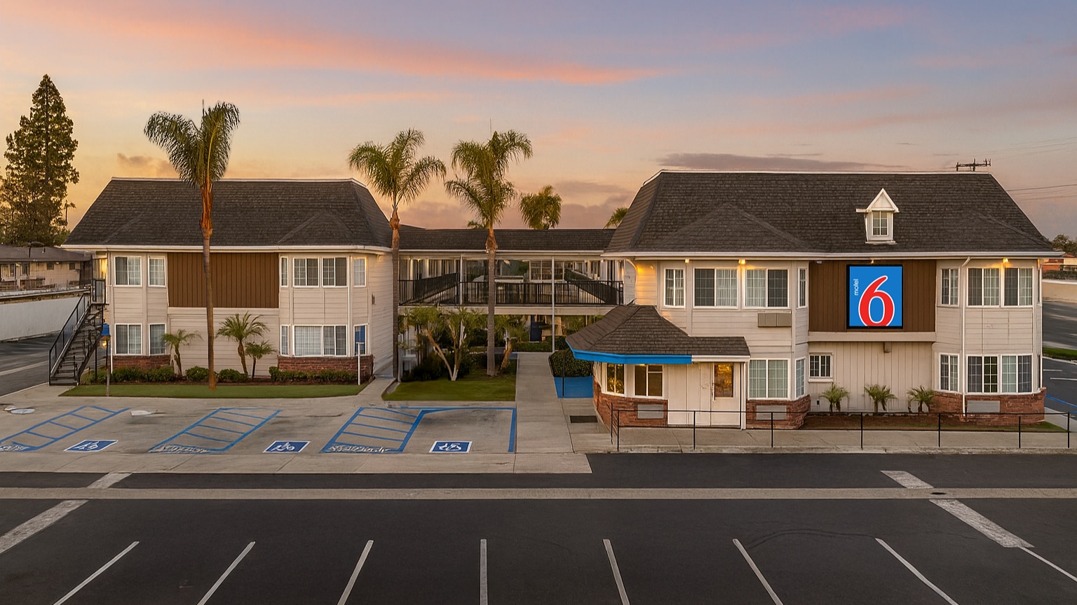 Motel 6 Westminster, CA - North, Motel 6 Westminster, Book @ $80 - OYO