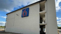 Motel 6 Richmond, KY – EKU Campus Area