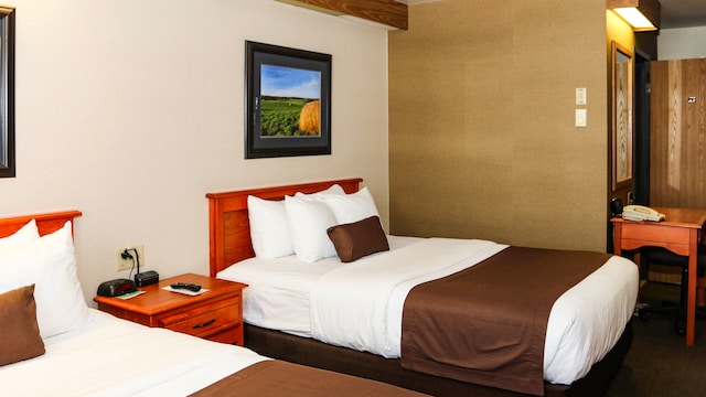 2 Queen Beds | Mobil Access RI Shr Nsmk Ktchn 