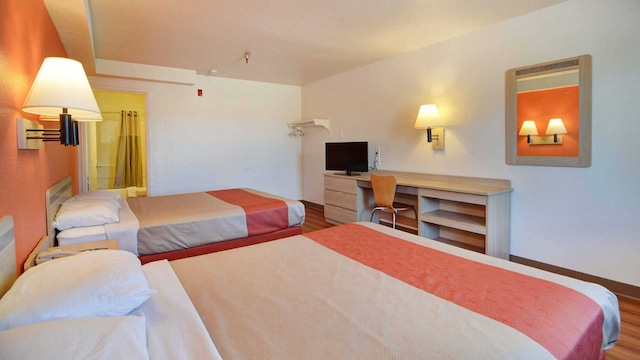 2 Queen Beds | Mini Fridge