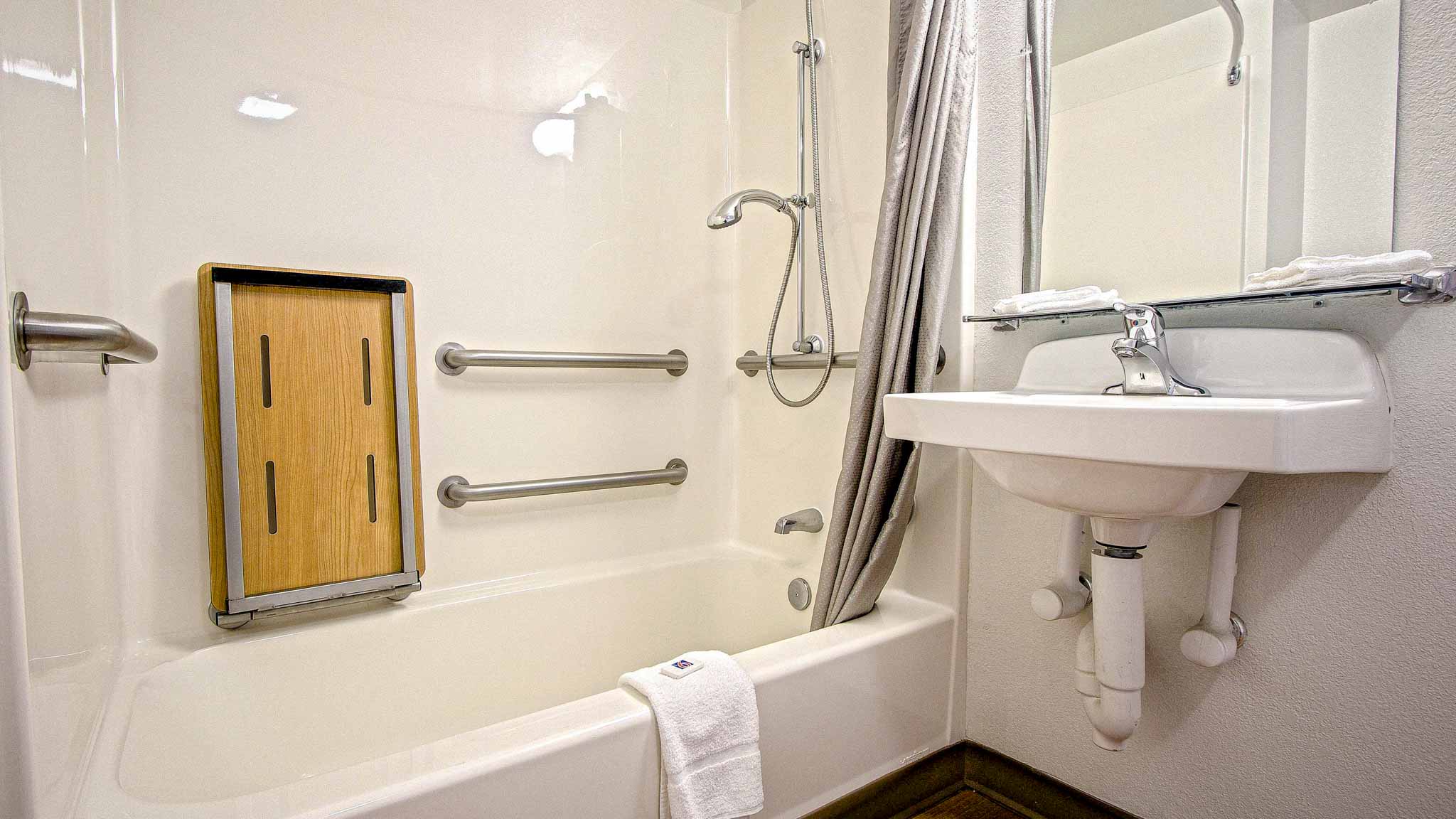 Oyo Hotels Hotels in Brooklyn NY Starting @ $79 - Upto 30% OFF on 8 ...
