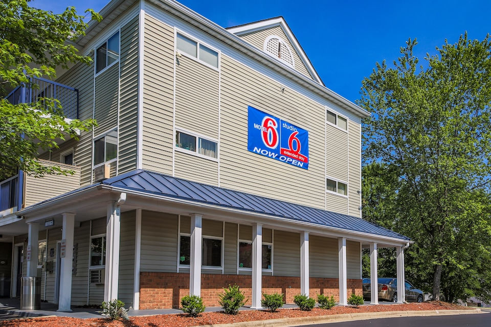 Motel 6 Greensboro, NC - I-40, C27407, Greensboro