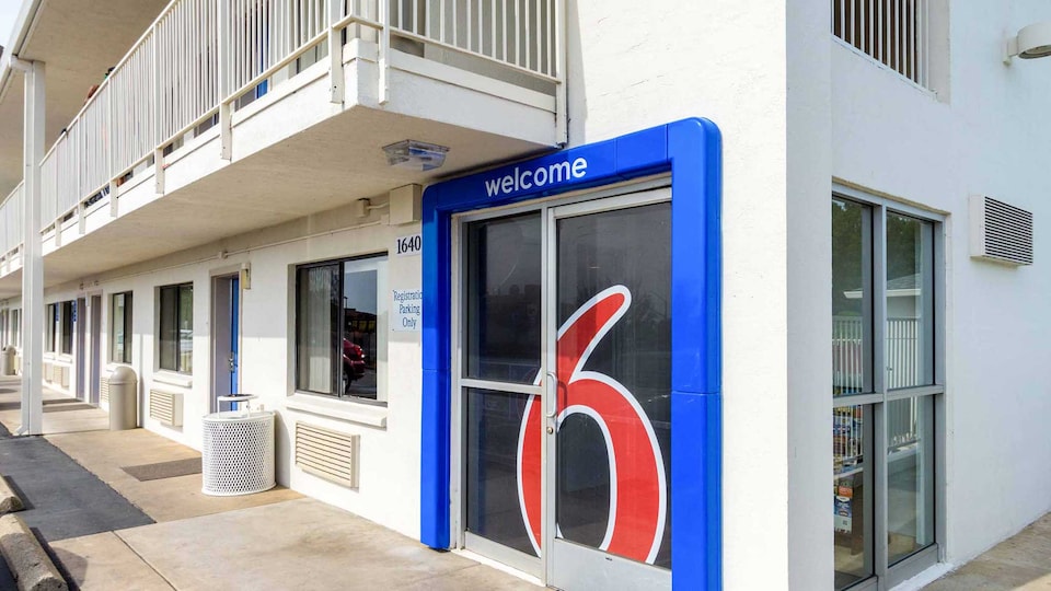 Motel 6 Redding, CA - Central, C96002, Redding CA