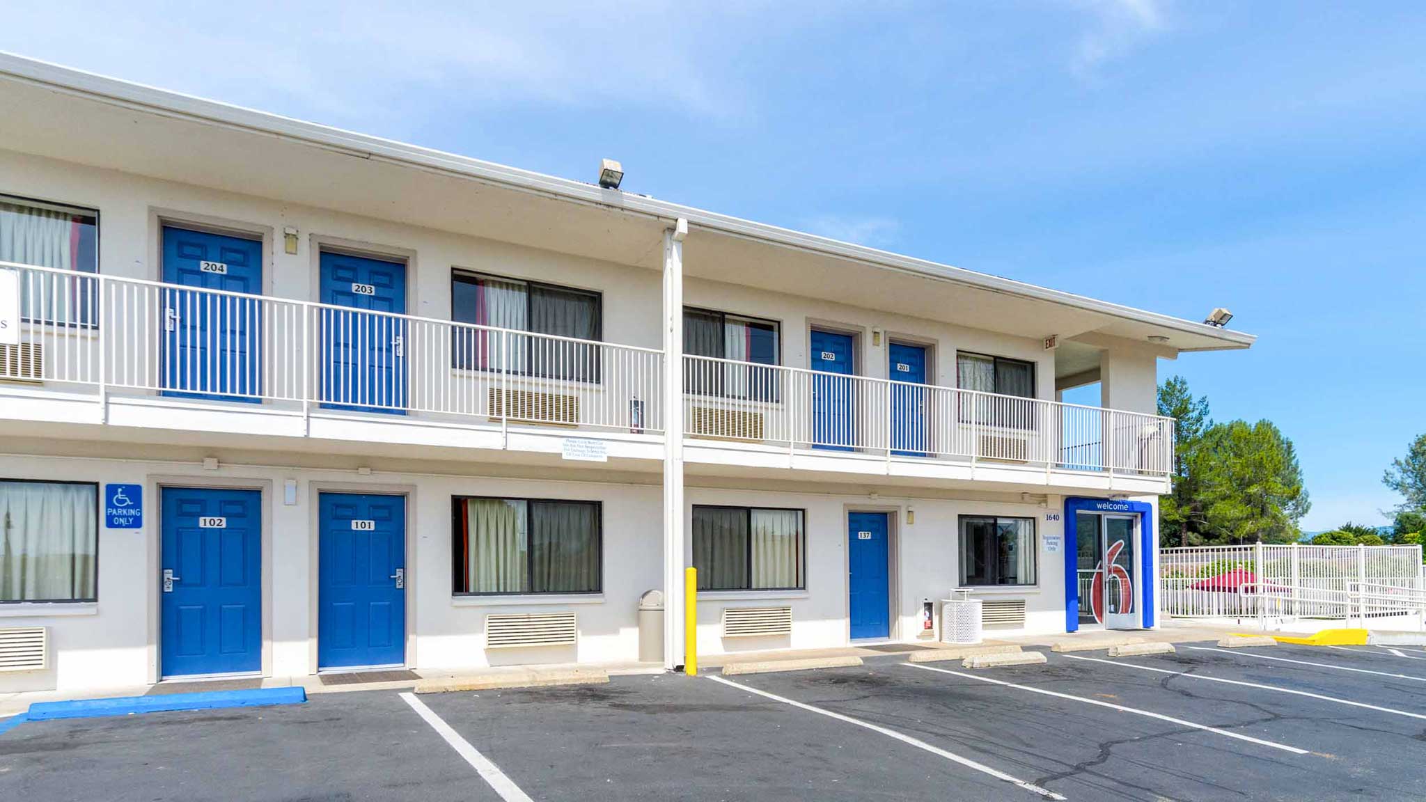 Motel 6 Redding, CA - Central Area Affordable