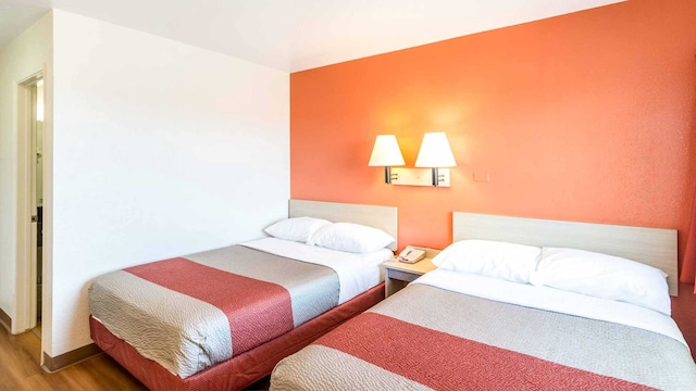 2 Full Beds | Micfridge