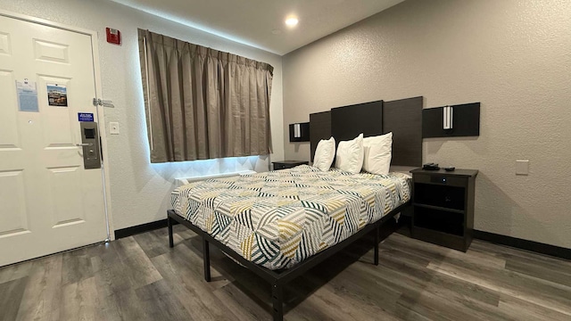 1 Queen Bed | Micfridge, Smoking