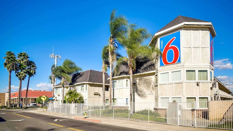 Motel 6 Riverside, CA - South, Riverside_g6, Riverside
