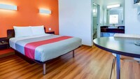 Motel 6 Riverside, CA - South