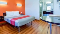 Motel 6 Riverside, CA - South
