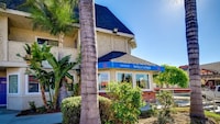 Motel 6 Riverside, CA - South