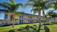 Motel 6 Riverside, CA - South