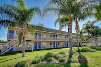 Motel 6 Riverside, CA - South