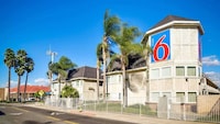 Motel 6 Riverside, CA - South