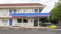 Motel 6 Amherst, OH - Cleveland West - Lorain