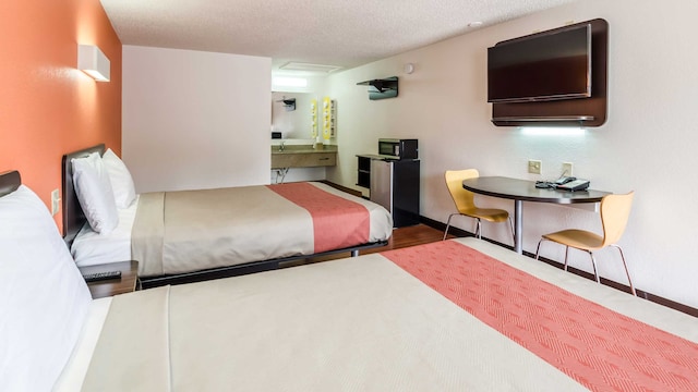 2 FULL BEDS | NON-SMOKING, MICFRIDGE