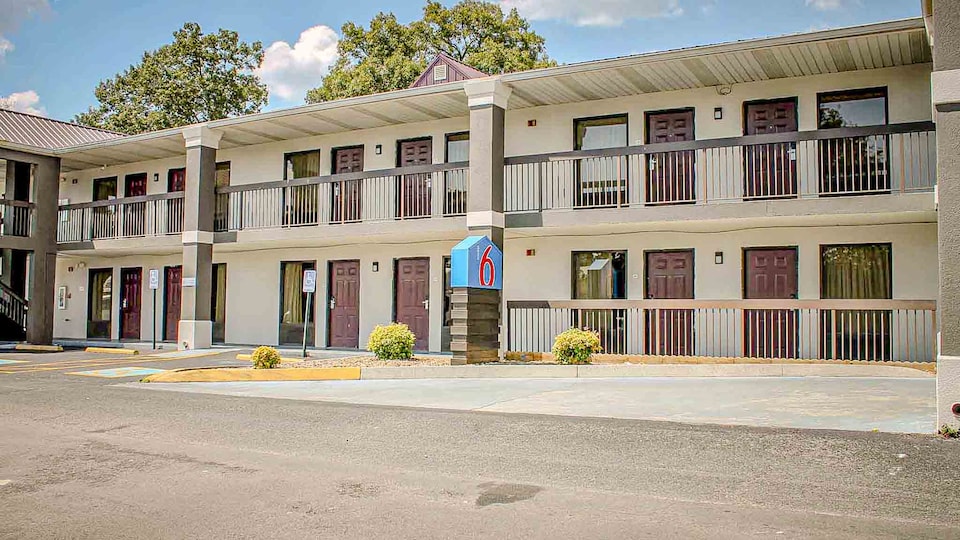 Motel 6 Knoxville, TN - East, C37914, Knoxville TN