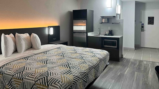 1 King Bed | Mobil Access Tub Nsmk Kitchen