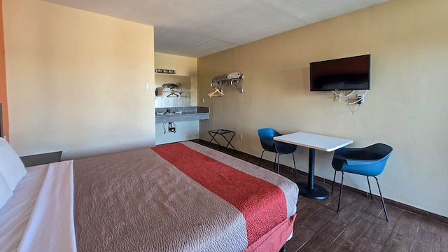 1 Full Bed | Mob Acc RI Shwr Nsmk Micfridge