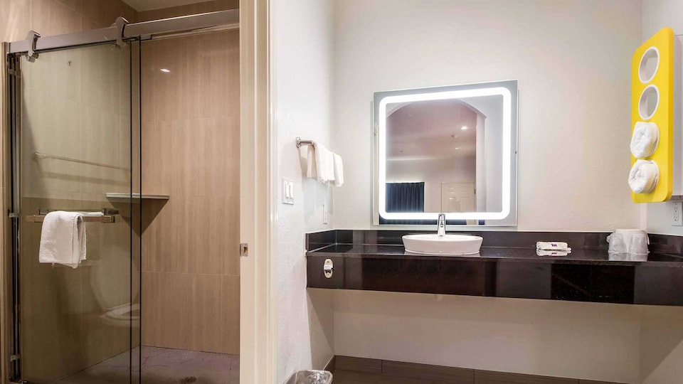 Motel 6 Houston, TX - North, C77014, Houston