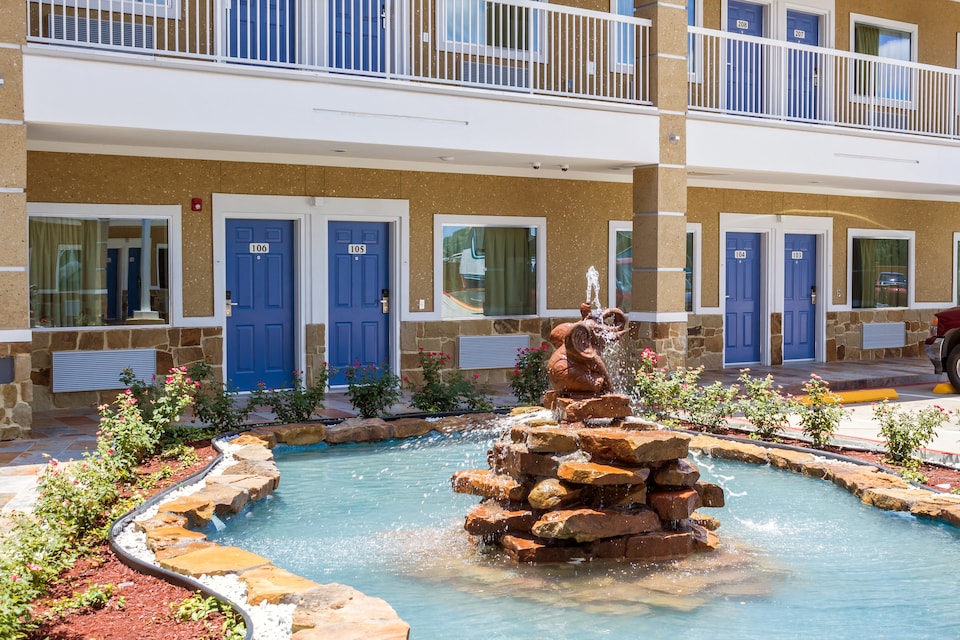 Motel 6 Houston, TX - North, C77014, Houston