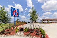 Motel 6 Houston, TX - North