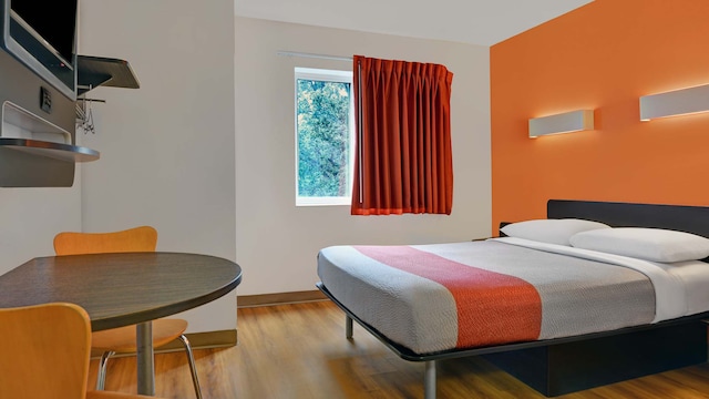 1 Full Bed | ADA/Tub