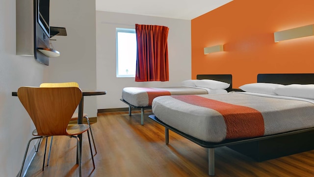 2 Full Beds | Micfridge