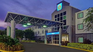 Motel 6 Orlando, FL - International Dr