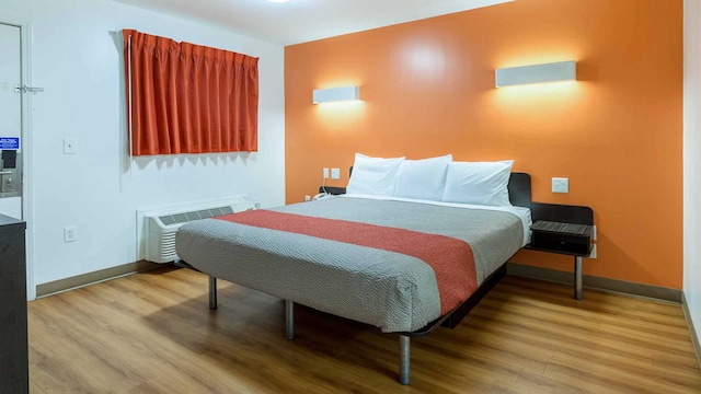 1 King Bed | Mobil Acc RI Shwr Smk Micfridg