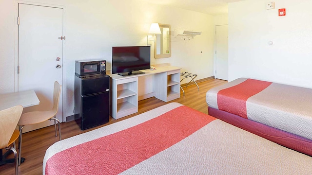 2 FULL BEDS | MICFRIDGE