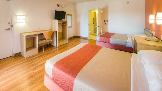 2 Full Beds | ADA/RI Shower/Micfridge