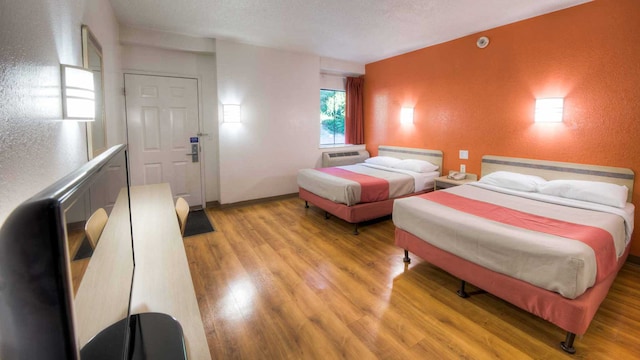 2 Full Beds | Smoking