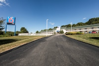 Motel 6 Niantic, CT - New London