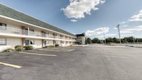 Motel 6 Niantic, CT - New London