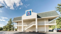 Motel 6 Niantic, CT - New London